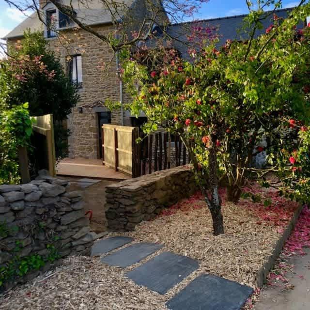 Le Rocher- Belle Maison De Charme -Jardin/Parking Канкаль Екстер'єр фото